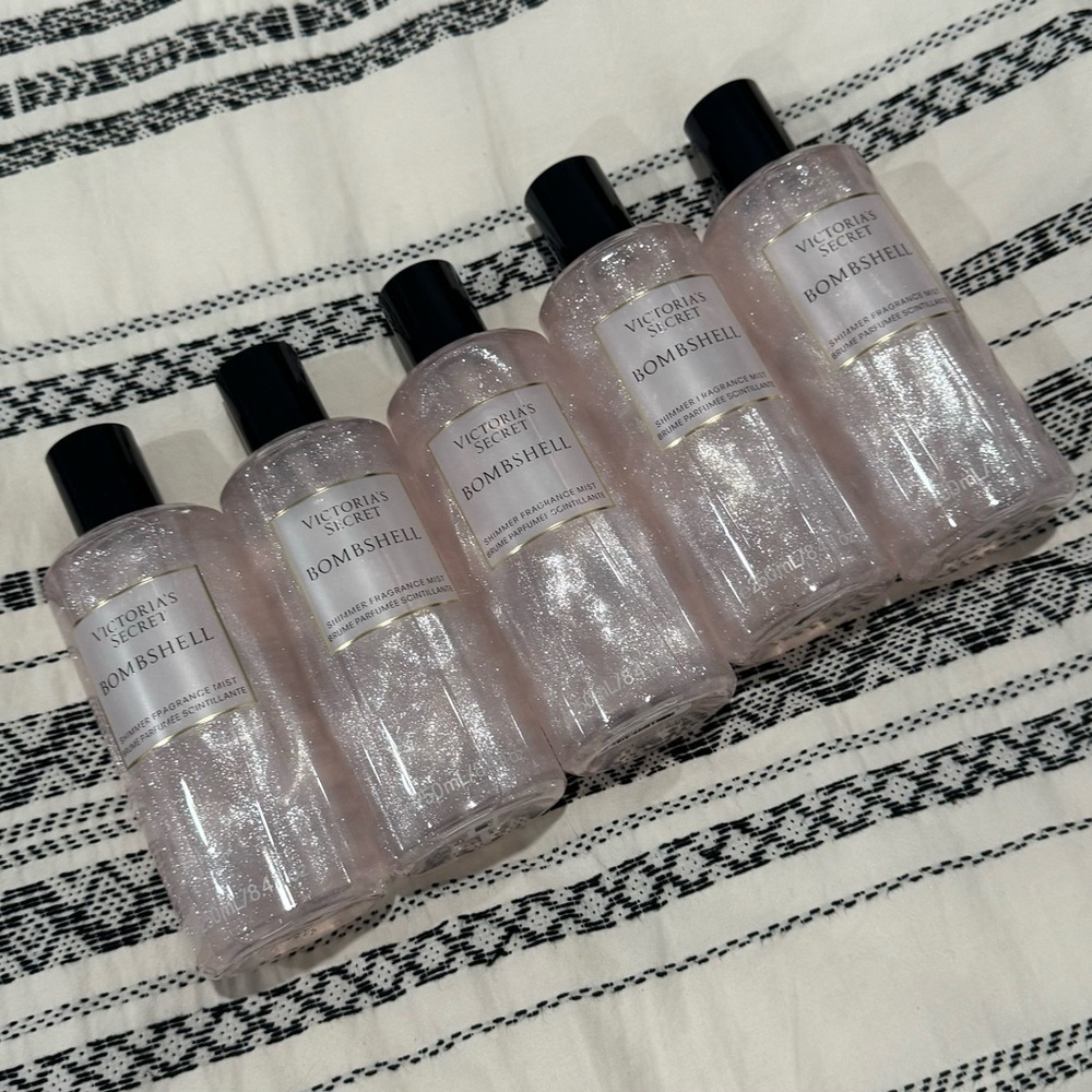 Victoria Secret- bombshell shimmer fragrance mist